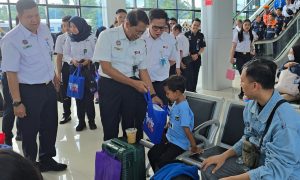 Lebaran 2025, Dirut KAI Tinjau Arus Balik di Stasiun Purwokerto