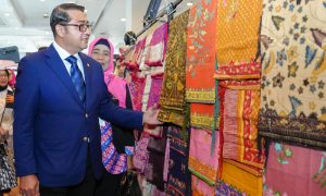 Menteri Ekraf Tekankan Inovasi UMKM Fesyen Muslim Demi Tingkatkan Daya Saing