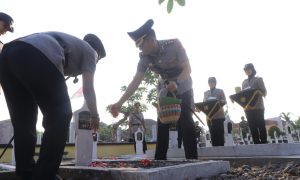 Peringati Hari Bhayangkara, Personel Polres Madiun Ziarah Kubur di TMP IMG_20260624_160459